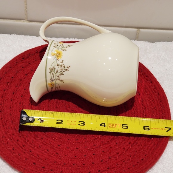 ROYAL DOULTON Creamer “Nicole” from the Romance Collection - Picture 5 of 7